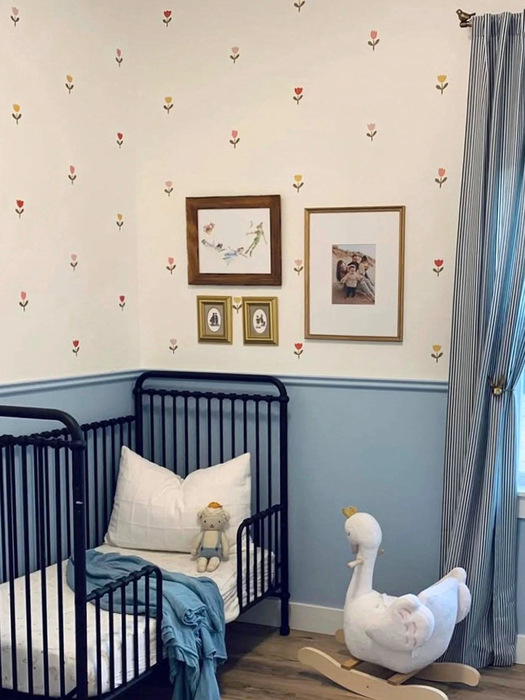 Tulip Flower Wall Stickers - Eco-Friendly, Removable & Reusable Decals for Kids' Bedrooms, Playrooms & Nurseries - Image 4